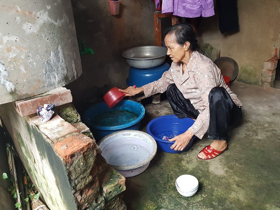 Bà cụ mù lòa sống cô độc với nỗi lo "chết không ai làm đám tang" - 3 Bà cụ mù lòa sống cô độc với nỗi lo "chết không ai làm đám tang" - 3
