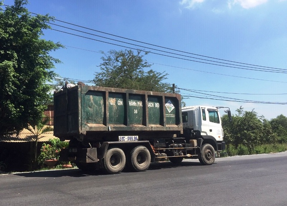 TPHCM: Đầu tư 1.000 tỷ đồng để “biến” rác thành gạch, điện - 2 Mỗi ngày TPHCM có khoảng 8.900 tấn chất thải rắn sinh hoạt được thải ra