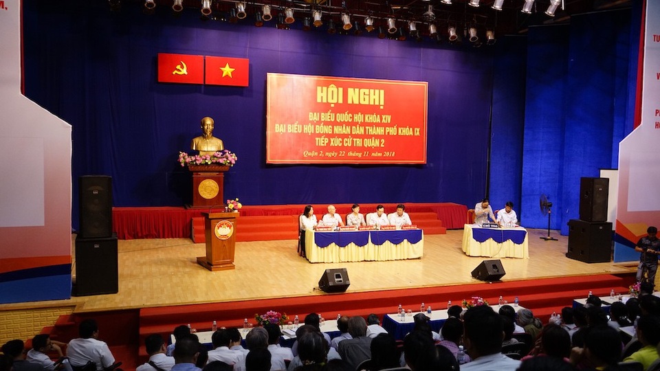 Lãnh đạo TPHCM hứa tập trung giải quyết quyền lợi cho người dân Thủ Thiêm - 1 Tổ Đại biểu Quốc hội, HĐND TPHCM tiếp xúc cử tri quận 2 chiều 22/11