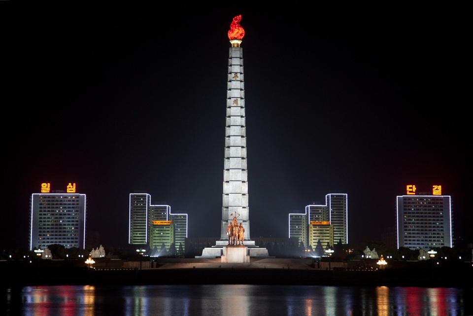 Triều Tiên: Điểm đến mới "gây sốt" với du khách Việt Nam - 3 Tháp Juche được đặt tên theo tư tưởng chủ thể của cố Chủ tịch Kim Nhật Thành.