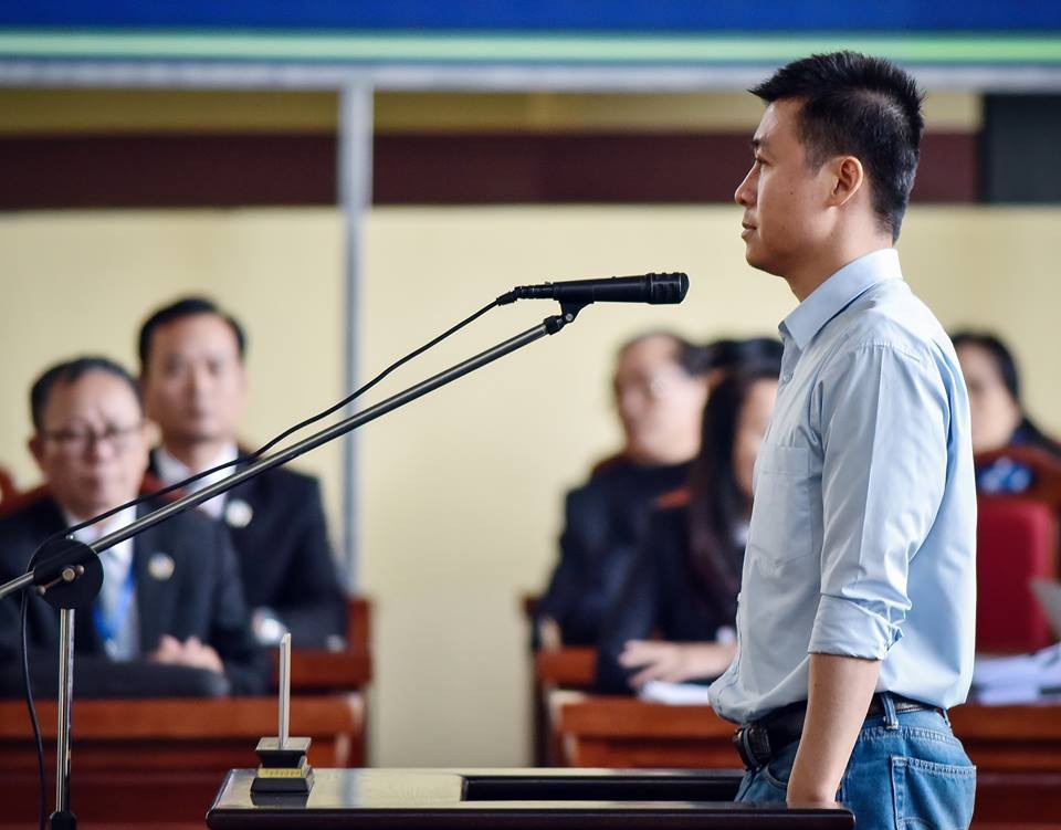 Xử vụ đánh bạc nghìn tỷ: Phan Sào Nam cảm ơn cơ quan truy tố mình - 1 Bị cáo Phan Sào Nam tại tòa chiều 22/11.