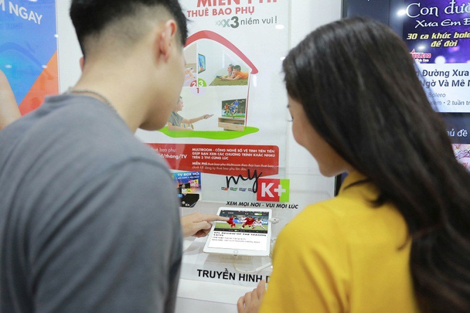 Quang Hải - Xuân Trường chơi như thế nào qua góc nhìn chuyên gia? - 4 Khi đăng ký một trong hai thiết bị nói trên, khán giả còn được tặng miễn phí một tài khoản myK+ để xem AFF, EPL, Champions League, Europa League, Nations League… và 100 kênh truyền hình chất lượng trên các thiết bị di động như điện thoại, máy tính bảng, máy tính xách tay…