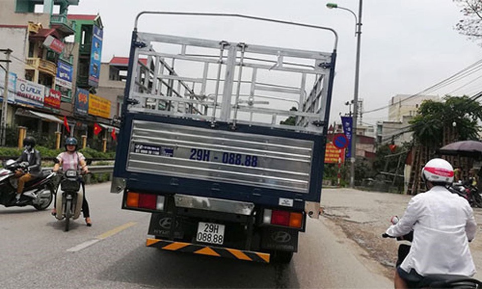 Ô tô 500 triệu, bốc trúng biển số khủng, bán luôn giá 1,6 tỷ - 10 Ô tô 500 triệu, bốc trúng biển số khủng, bán luôn giá 1,6 tỷ - 10