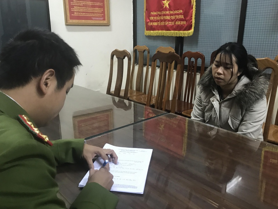 Đối tượng Hoàng Thị Thảo tại cơ quan công an