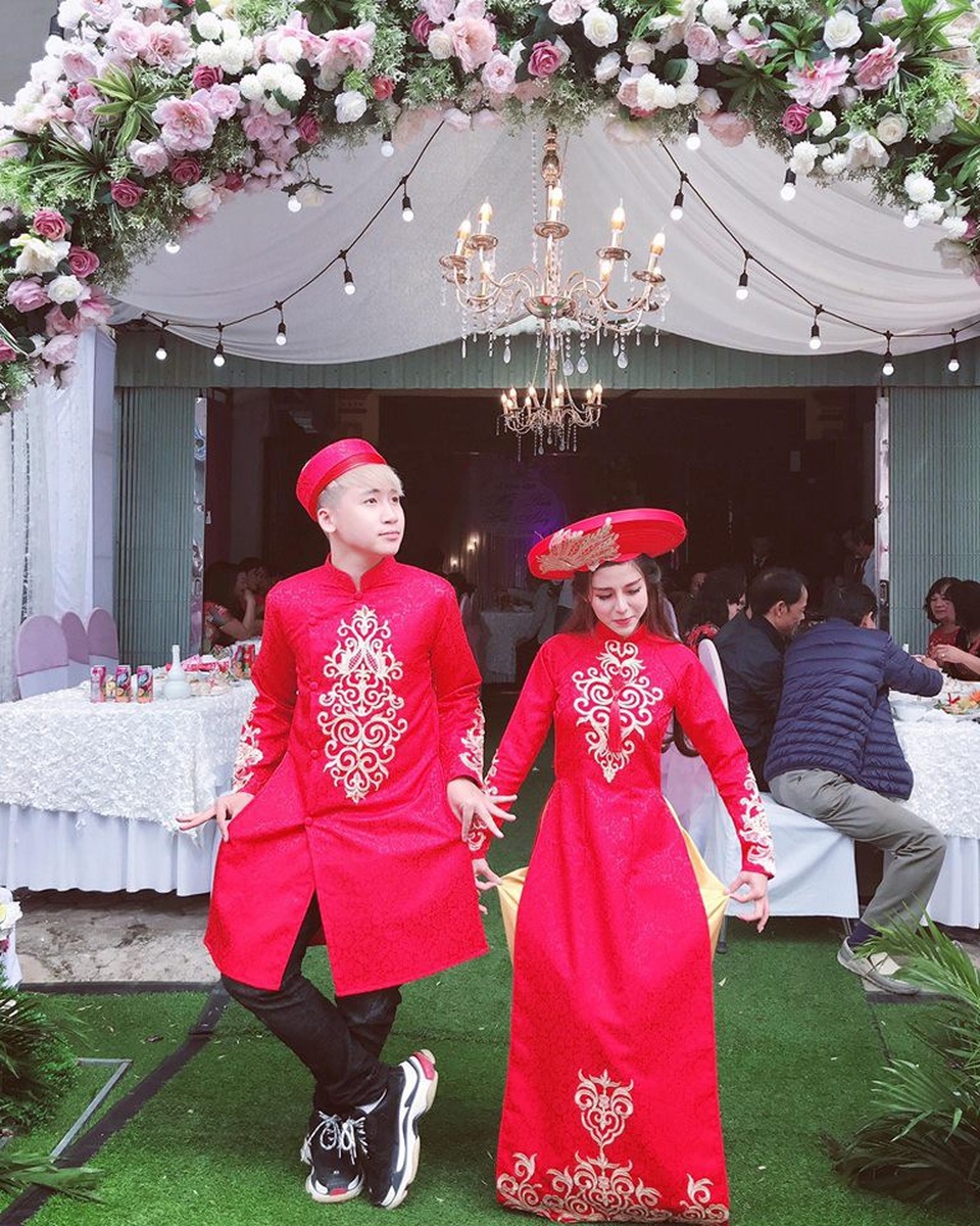Hot vlogger Huy Cung bất ngờ làm đám hỏi cùng bạn gái xinh đẹp - 2 Hot vlogger Huy Cung bất ngờ làm đám hỏi cùng bạn gái xinh đẹp - 2