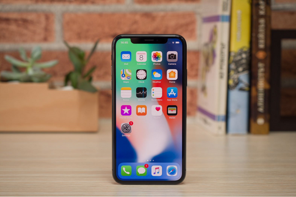 Apple buộc phải “hồi sinh” iPhone X vì bộ đôi iPhone XS và XS Max ế ẩm - 1 Apple buộc phải khôi phục lại quá trình sản xuất iPhone X vì doanh số bộ đôi iPhone XS và XS Max không như mong đợi?
