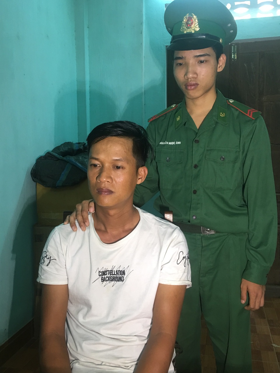 Bắt 3 đối tượng mua bán, vận chuyển 2 kg ma túy đá - 2 Quang được xác định là đối tượng cầm đầu đường dây. Ảnh: Đình Tiến.