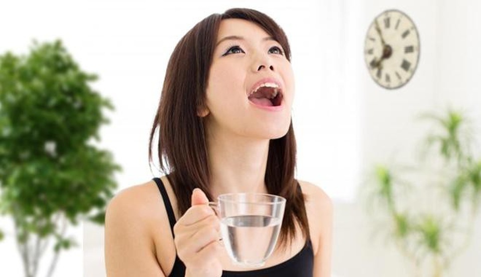 Đừng chủ quan với khản tiếng lâu ngày nếu bạn không muốn gặp những biến chứng này! - 3 Súc miệng giúp phòng ngừa khản tiếng lâu ngày