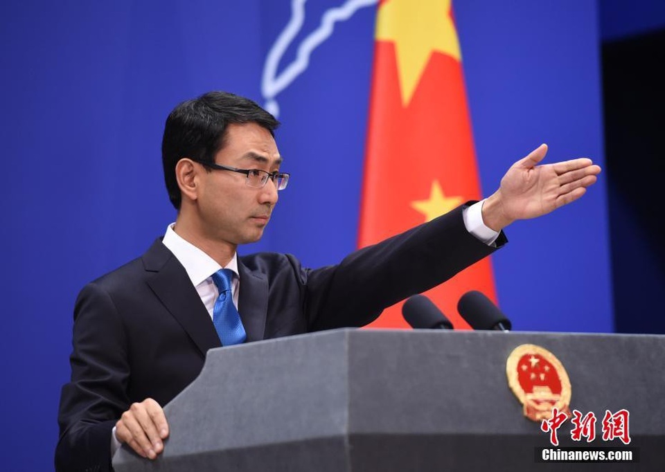 Bị quan chức Mỹ dọa loại khỏi WTO, Trung Quốc “phản pháo” - 1
Người phát ngôn Bộ Ngoại giao Trung Quốc Cảnh Sảng. (Ảnh: China News)