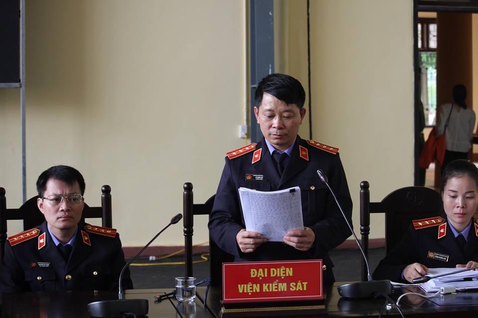 Cựu tướng Nguyễn Thanh Hóa: “Tôi mất tất cả, hình phạt là quá nặng” - 3 Đại diện VKS trình bày quan điểm đối đáp.