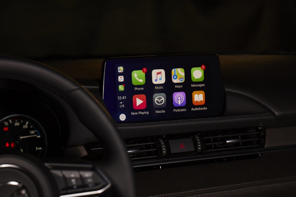 Mazda bắt đầu tích hợp Apple CarPlay và Android Auto vào xe đời cũ - 1 Mazda bắt đầu tích hợp Apple CarPlay và Android Auto vào xe đời cũ - 1