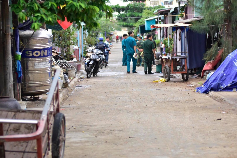 Cần Giờ bắt đầu mưa lớn, hoàn tất đưa dân đến nơi trú bão - 1 Cần Giờ bắt đầu mưa lớn, hoàn tất đưa dân đến nơi trú bão - 1