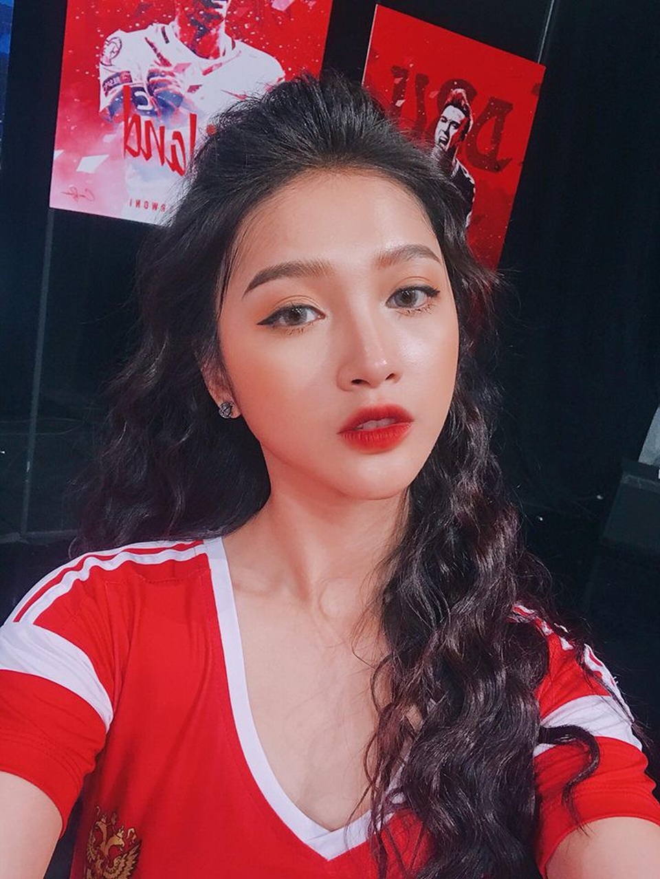 Hot girl “World Cup” Linh Thỏ đoán Việt Nam thắng đậm Campuchia, Quang Hải ghi bàn - 1
Trần Hương Linh (Linh Thỏ) là gương mặt hot girl quen mặt tại Hà Nội.