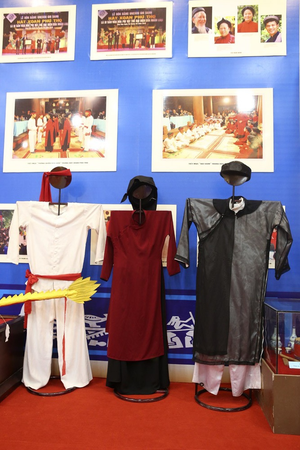 Chiêm ngưỡng nhiều di sản độc đáo trong Không gian Văn hoá Việt Nam - 13 Trang phục của các nghệ nhân Hát Xoan - Phú Thọ.