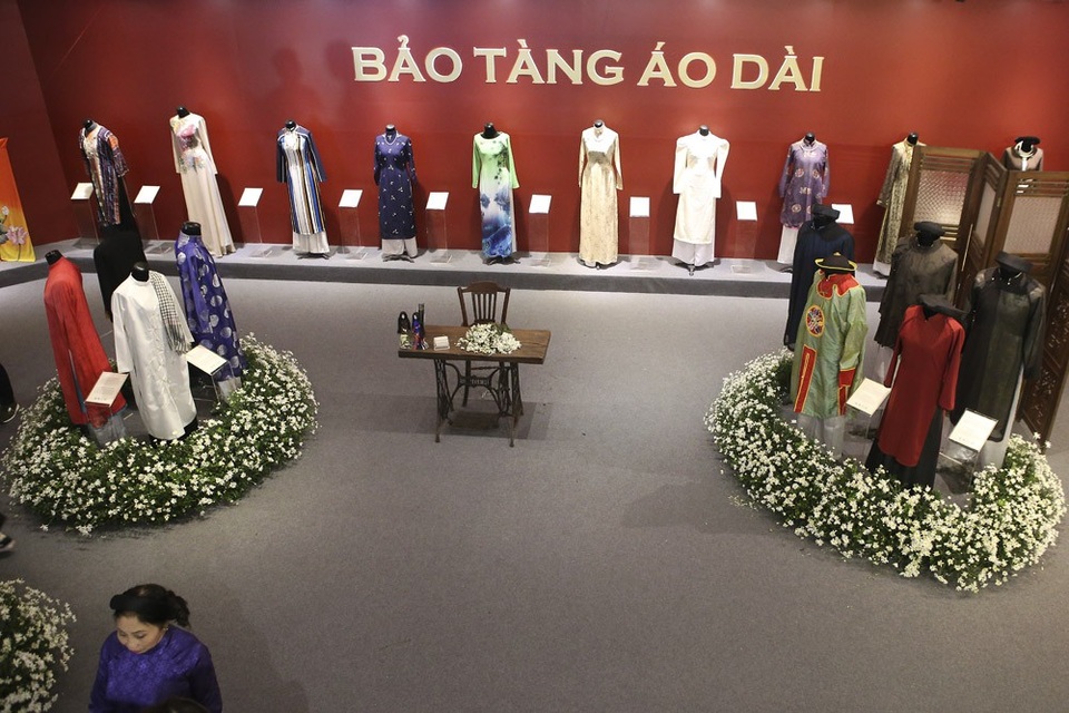 Chiêm ngưỡng nhiều di sản độc đáo trong Không gian Văn hoá Việt Nam - 12 Bảo tàng Áo dài - nơi trưng bày đầy đủ về lịch sử hình thành áo dài.