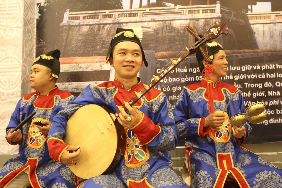 Chiêm ngưỡng nhiều di sản độc đáo trong Không gian Văn hoá Việt Nam - 3 Trình diễn Nhã nhạc cung đình Huế.