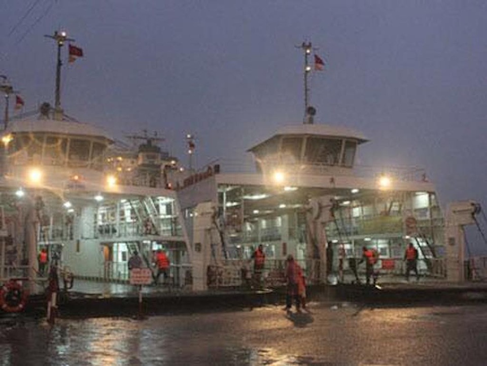 TPHCM tạm ngưng hoạt động các bến phà do bão số 9