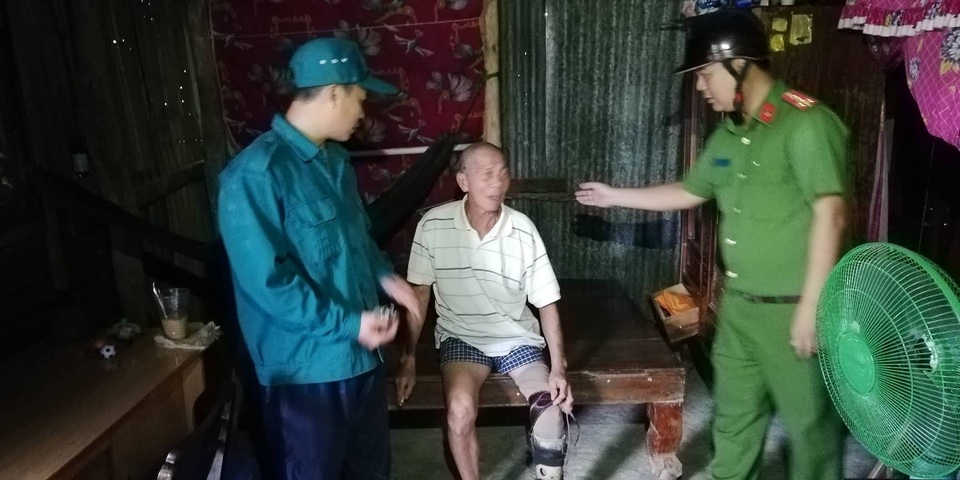 Vận động người dân tránh bão nhằm bảo vệ tính mạng