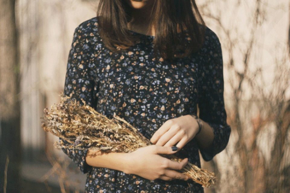  Thế nhưng mối quan hệ ấy đôi khi cũng khiến người ta cảm thấy bứt rứt, khó chịu hơn cả khi thất tình bởi chính sự không rõ ràng của nó. Sẽ không có giận hờn, ghen tuông, và cũng chẳng bao giờ có cãi vã. 