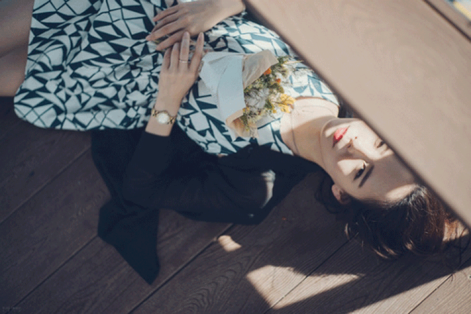  Một mối quan hệ mập mờ chắc hẳn sẽ rất vui vẻ vào thời gian đầu, khi cả hai còn những hứng thú và hi vọng vào tương lai. Để rồi sau một thời gian, ta sẽ bỗng nhận ra rằng, thật ra một mối quan hệ không tên mang lại rất nhiều những tổn thương. Một lúc nào đó khi nhận ra điều này cả hai sẽ kết thúc. 