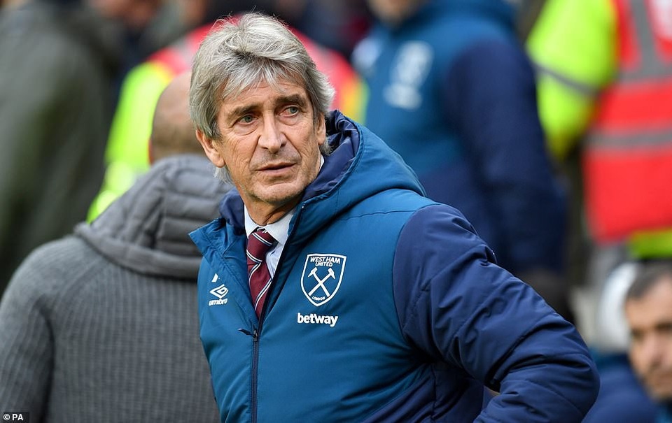 West Ham 0-4 Man City: "Người cũ" Pellegrini phải cúi đầu - 4
Pellegrini bất lực trước đội bóng cũ