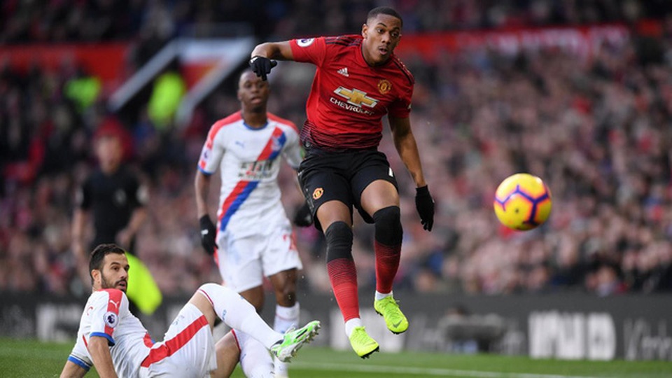 Những khoảnh khắc bất lực của Man Utd trước Crystal Palace - 6
Martial cũng không có được những pha đi bóng sắc nét trước hàng thủ của Crystal Palace