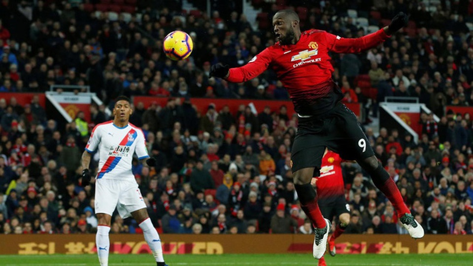Những khoảnh khắc bất lực của Man Utd trước Crystal Palace - 9
Lukaku khá vô hại, dấu ấn tiền đạo người Bỉ để lại không nhiều