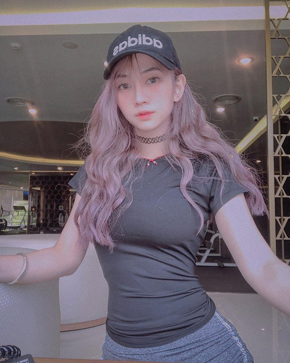 Loạt hot girl nóng bỏng khiến dân tình "tá hỏa" vì nhan sắc thật - 11
Xung quanh sự việc này, Xuân Anh không hề có chia sẻ gì thêm.