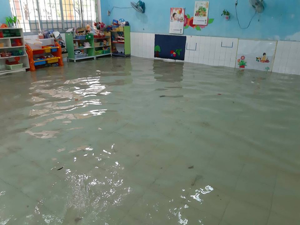 Một số trường ở TPHCM ngập trong nước - 1 Một số trường ở TPHCM ngập trong nước - 1