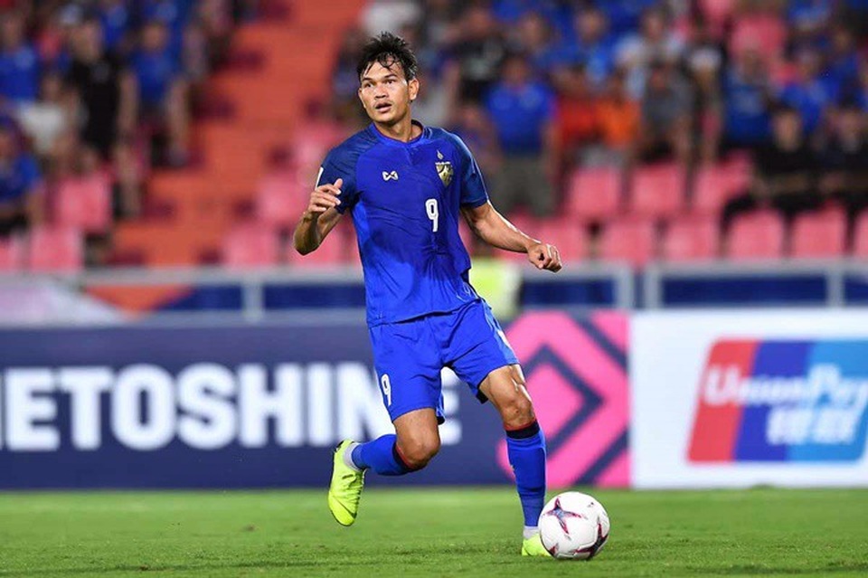 Đội hình tiêu biểu vòng bảng AFF Cup 2018: Việt Nam, Thái Lan áp đảo - 3
Adisak Kraisorn ghi tới 8 bàn ở vòng bảng AFF Cup 2018