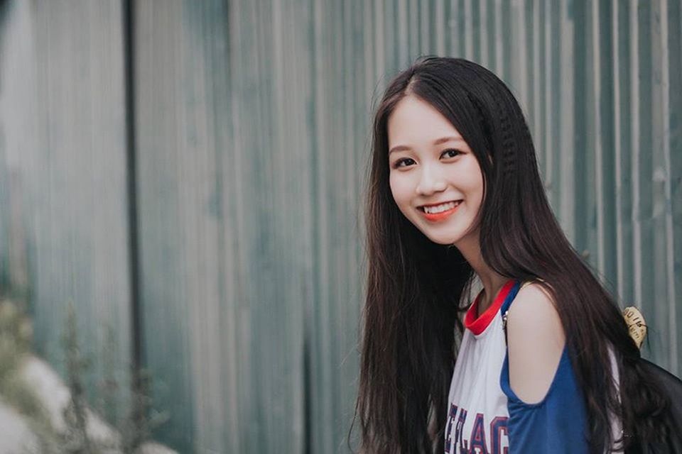 Nữ sinh Nam Định sở hữu nụ cười răng khểnh rất đáng yêu - 6 Nữ sinh Nam Định sở hữu nụ cười răng khểnh rất đáng yêu - 6