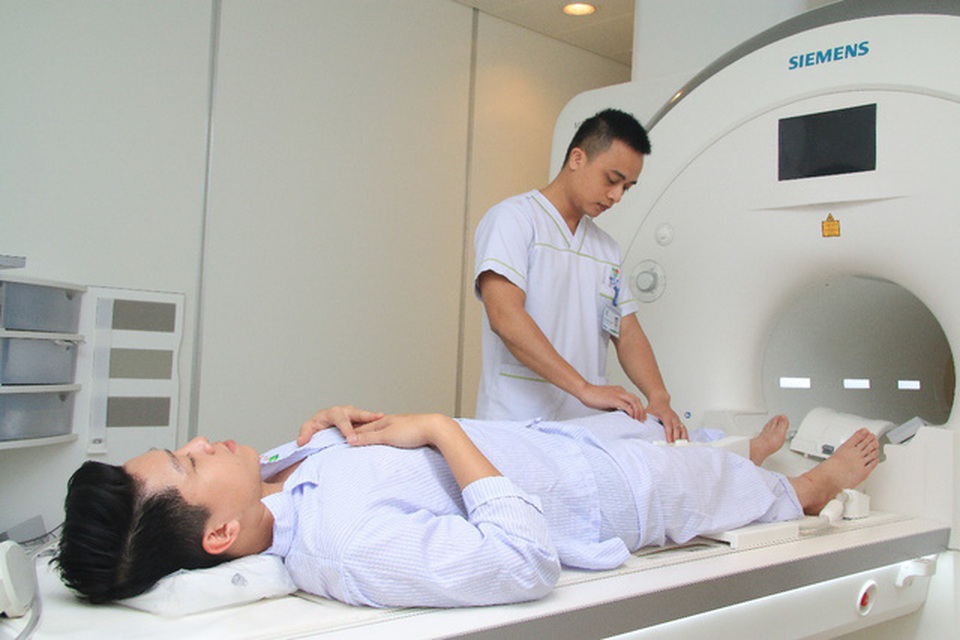 Giải pháp toàn diện cho bệnh nhân thoái hóa khớp - 2 Chẩn đoán sớm thoái hóa khớp bằng cộng hưởng từ