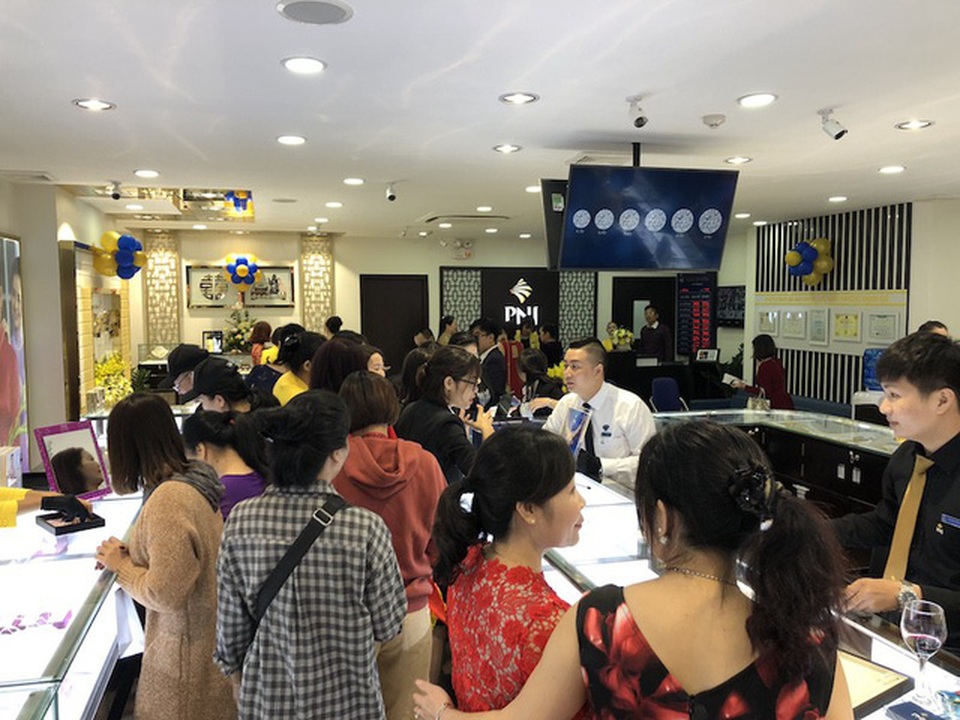 Mạng lưới bán lẻ của PNJ hiện nay chưa thể đáp ứng nhu cầu thị trường ngày càng tăng mạnh.