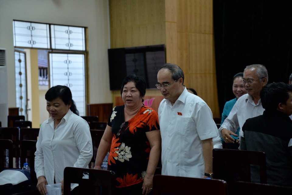 Bí thư Nguyễn Thiện Nhân nói về việc ông Tất Thành Cang bị kỷ luật - 4 Bí thư Nguyễn Thiện Nhân trò chuyện cùng cử tri Hóc Môn
