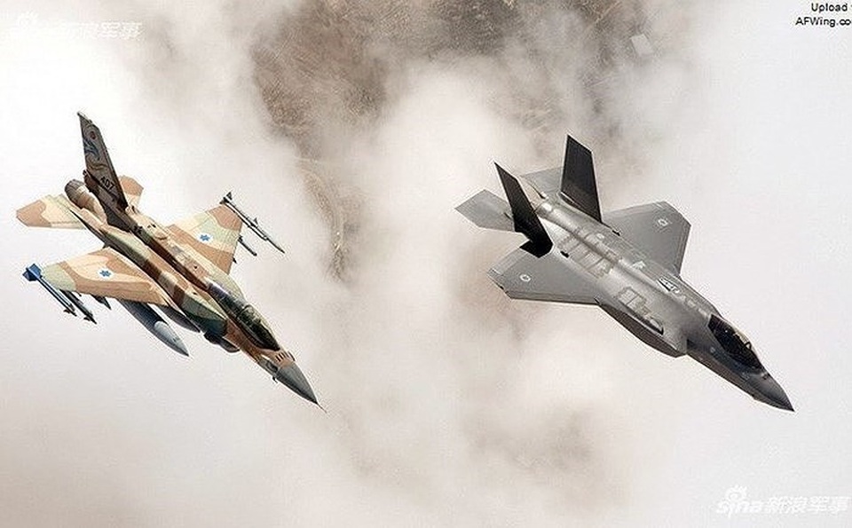 Phòng không Syria báo động khi Israel nhận thêm tiêm kích tàng hình F-35 - 14
Trước diễn biến trên, có lẽ lực lượng phòng không Syria mà cụ thể ở đây là kíp trắc thủ điều khiển các tổ hợp tên lửa tầm xa S-300 đã có thêm lý do để lo lắng.