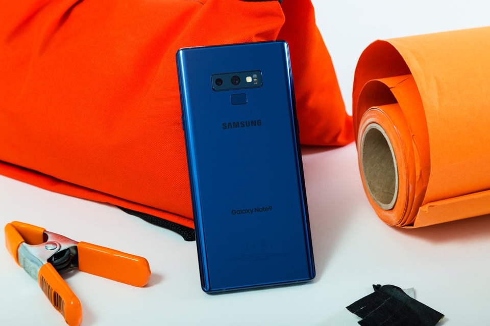 Lý do bạn nên kiên trì dùng smartphone "càng lâu càng tốt" - 2 Samsung Galaxy Note9.