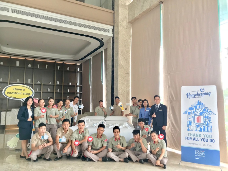 Four Points by Sheraton Đà Nẵng chính thức đạt chuẩn 5 sao - 4 Các nhân viên Four Points by Sheraton Đà Nẵng sở hữu phong cách làm việc chuyên nghiệp để sẵn sàng mang đến cho khách hàng trải nghiệm dịch vụ tốt nhất