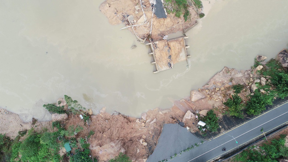 “Giải cứu” tuyến đường huyết mạch, thông cửa ngõ phía tây Khánh Hòa - 2 “Giải cứu” tuyến đường huyết mạch, thông cửa ngõ phía tây Khánh Hòa - 2
