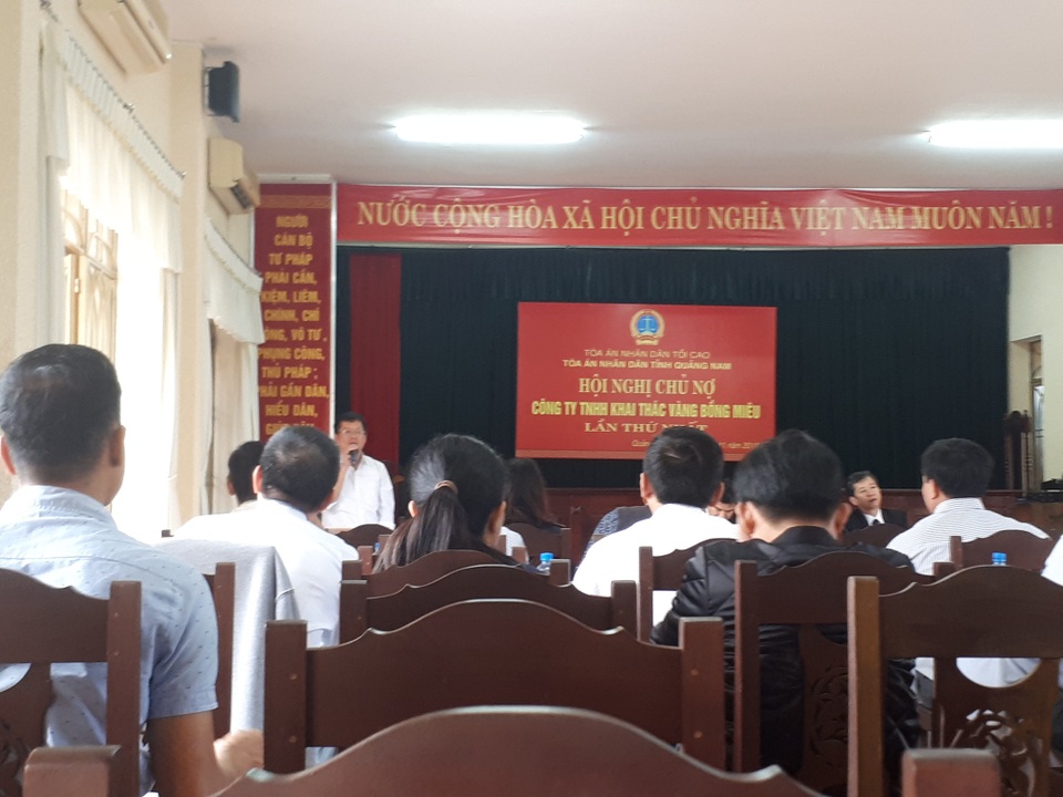 Các chủ nợ đồng ý cho Công ty vàng Bồng Miêu phá sản - 1 Hội nghị chủ nợ Công ty TNHH khai thác vàng Bồng Miêu lần thứ nhất do TAND tỉnh Quảng Nam tổ chức sáng 28/11