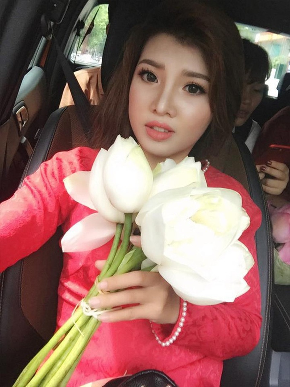 Những cô gái từng bị chê “xấu như thị nở” lột xác ngoạn mục gây sốt cộng đồng - 2 Diện mạo xinh đẹp của bà mẹ một con Quách Phượng