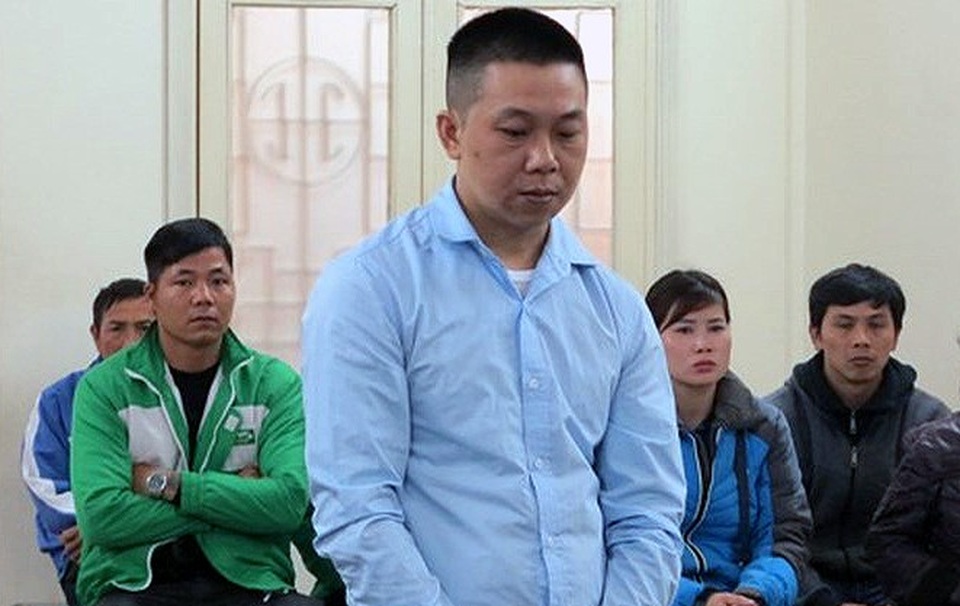 Hà Nội: Lái xe hất cảnh sát lên nắp capo lĩnh án về tội “Giết người” - 2 Phạm Huy Đoàn tại phiên xử sơ thẩm.