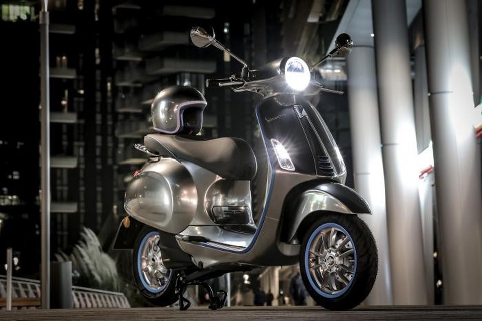 Piaggio sẽ đưa xe máy điện Vespa Elettrica về Việt Nam - 1
Mẫu xe điện của Piaggio mang tên Vespa Elettrica