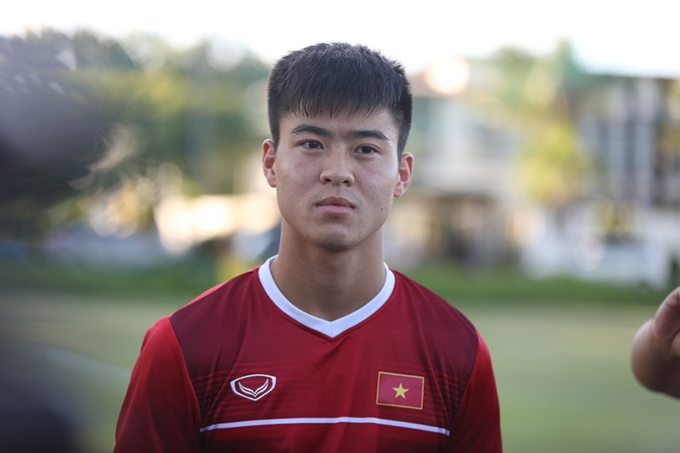 Duy Mạnh tiết lộ cầu thủ đáng ngại ở đội tuyển Philippines - 1
Duy Mạnh đánh giá rất cao người đồng đội cũ Alvaro Silva