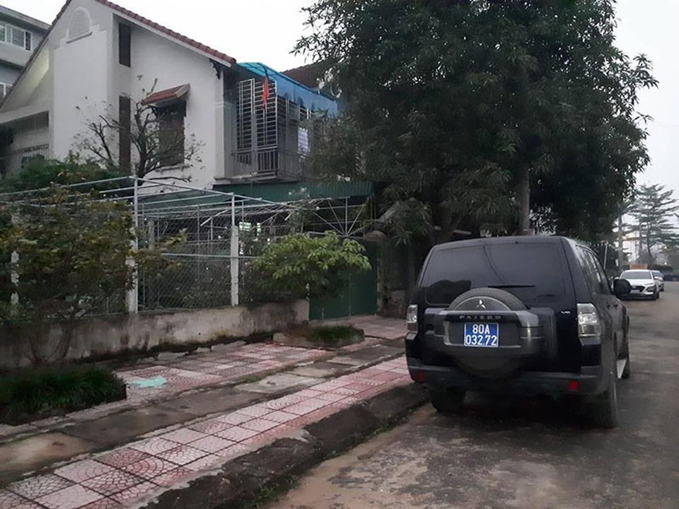Công an khám nhà nguyên lãnh đạo BIDV chi nhánh Hà Tĩnh - 1 Công an khám nhà nguyên lãnh đạo BIDV chi nhánh Hà Tĩnh - 1