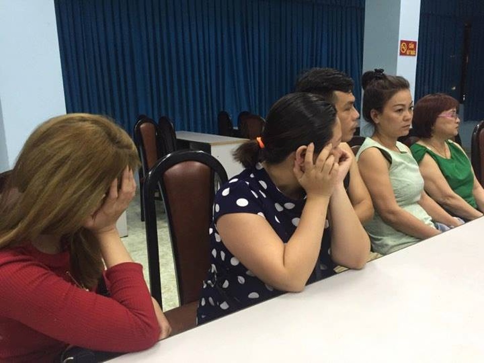 Bà bầu cùng các con bạc bị tạm giữ