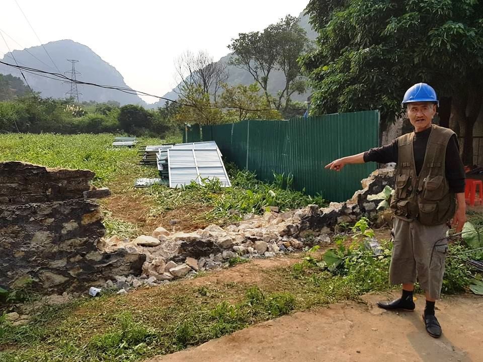 Người dân dỡ lều, về nhà sau nhiều ngày túc trực phản đối xây đài hóa thân - 2 Khu đất UBND tỉnh Ninh Bình giao cho Công ty Việt Đức xây dự án đài hóa thân hoàn vũ rất gần khu dân cư và trường học khiến người dân bức xúc phản đối (ảnh: Thái Bá).