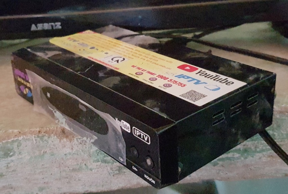 Đầu thu kỹ thuật số này được Công ty Hùng Việt quảng cáo là do công ty tiến hành nghiên cứu và sản xuất, thu được nhiều kênh miễn phí