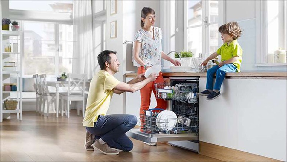 Bạn cần biết: Máy rửa chén có thật sự sạch hay không? - 4 Bạn cần biết: Máy rửa chén có thật sự sạch hay không? - 4