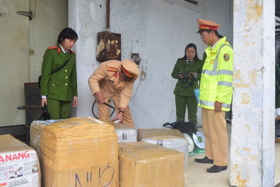 Phát hiện hơn 2,5 tấn nội tạng động vật không nguồn gốc - 1 Phát hiện hơn 2,5 tấn nội tạng động vật không nguồn gốc - 1