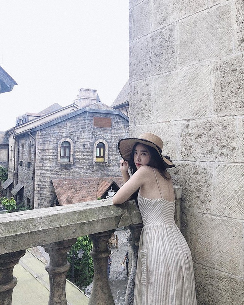 "Bạn gái tin đồn" của Đức Chinh gợi cảm nhất dàn WAGs Việt - 12
Cô nàng vẫn vui vẻ chia sẻ hình ảnh đời thường của mình trên mạng xã hội.